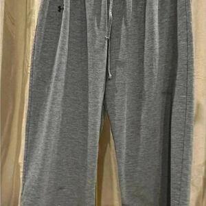 Ladies Under Armour capri length sweat pants